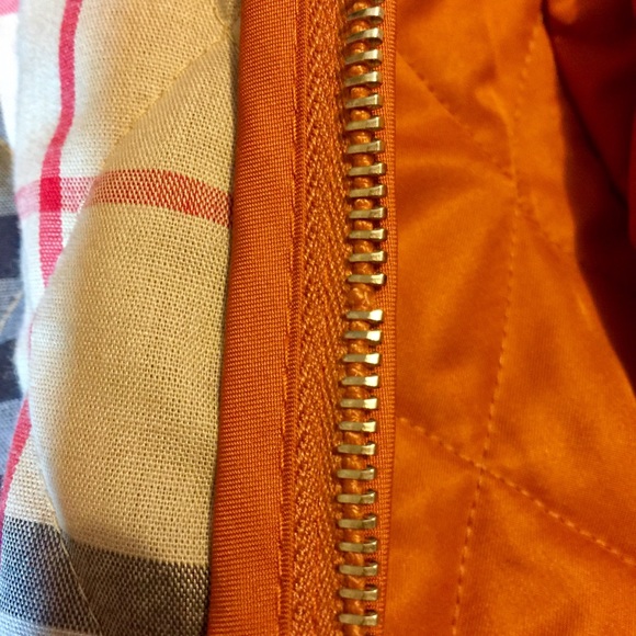 Authentic Burberry Women’s Diamond Quilted Jacket - Picture 8 of 8